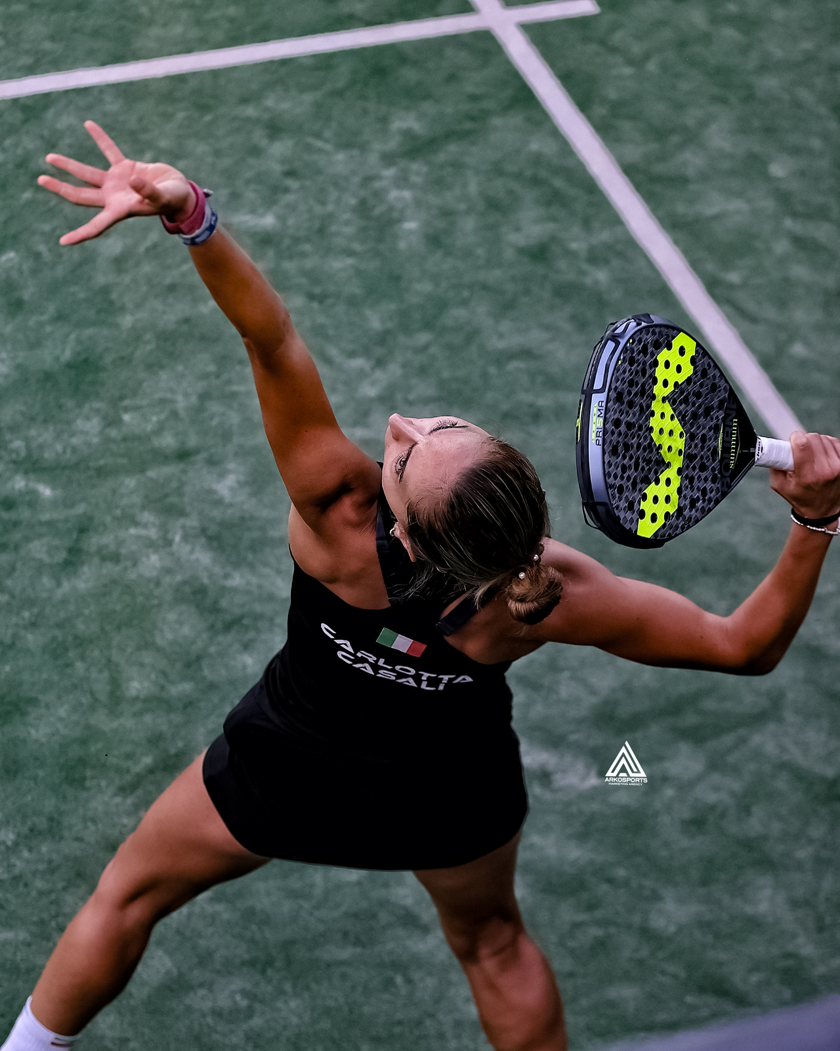 Carlotta Casali playing padel